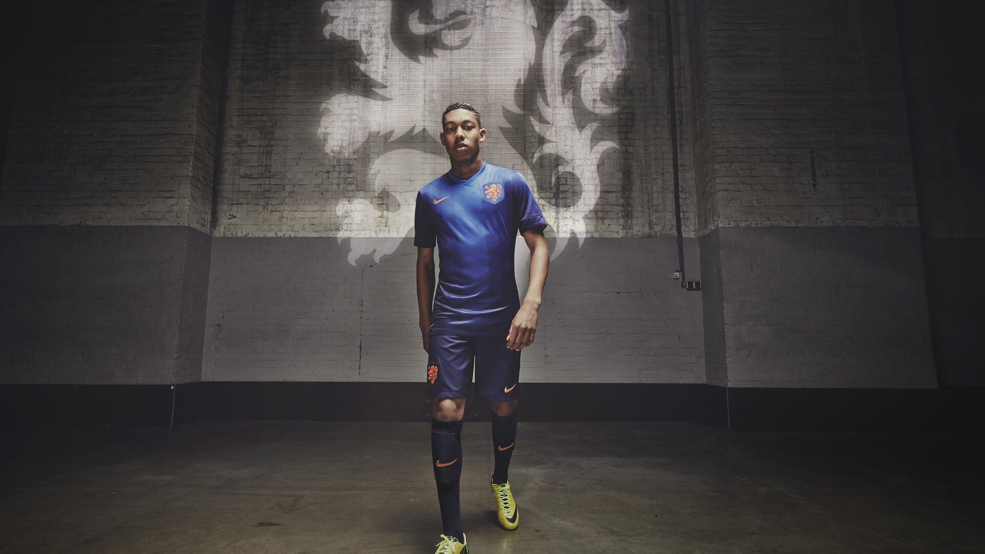 华体会体育网站入口-女足世界杯惊现黑马：荷兰女足首次参赛即杀入决赛，荷兰女足夺冠